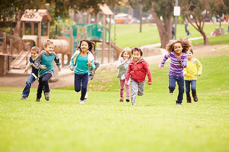 How Do You Motivate Your Kids to Play Outside?