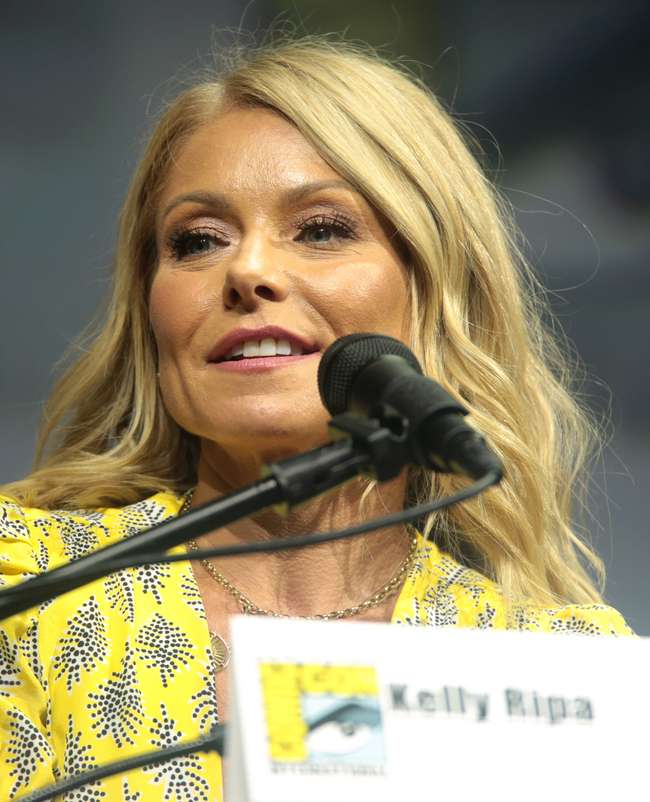 How Old Is Kelly Ripa